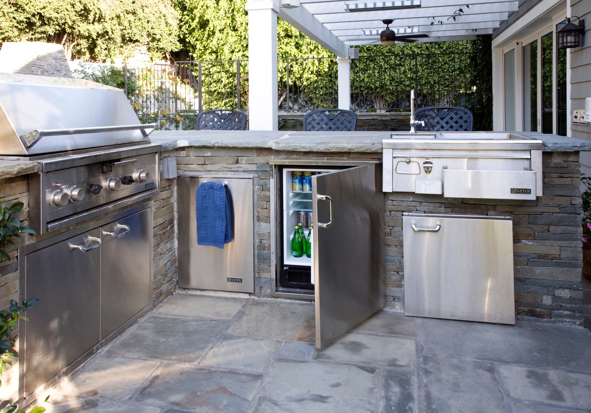 These Outdoor Kitchens Are What Summer Entertaining Dreams Are Made