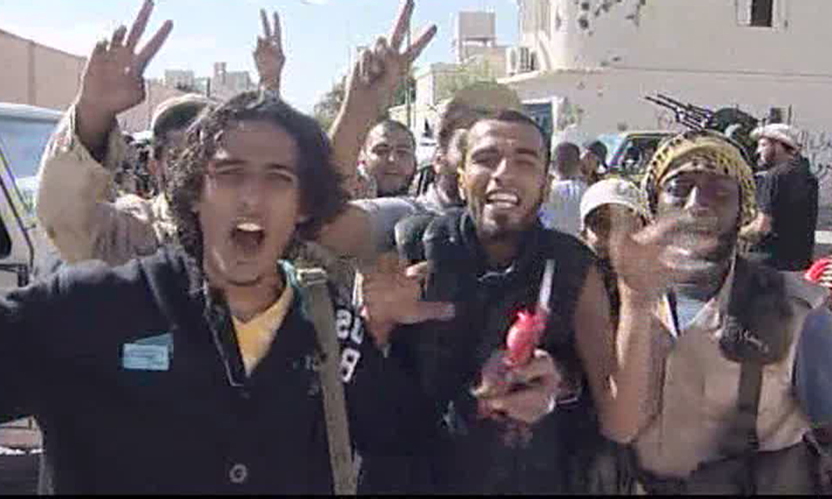 Gaddafi Golden Gun: Pistol Taken From Dead Libya Leader After Capture ...