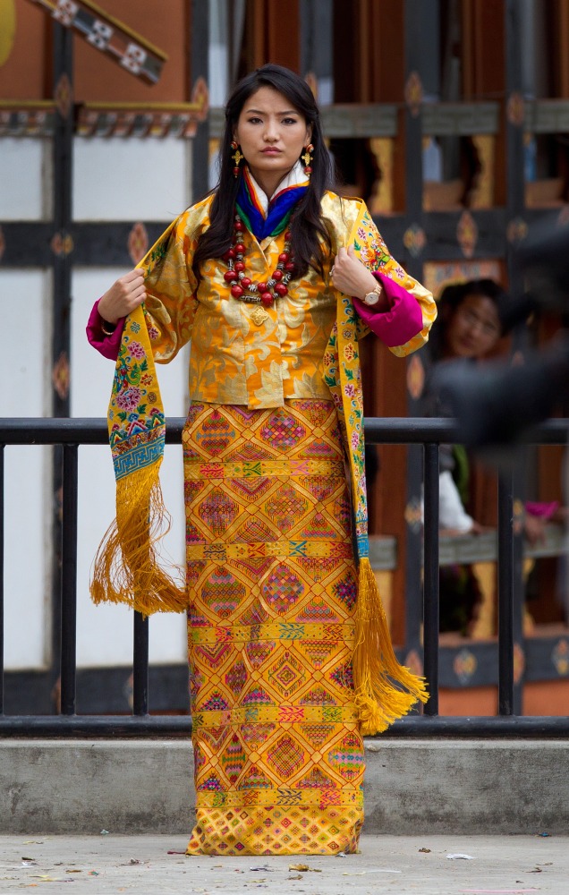 Jetsun Pema Queen Of Bhutan A Newlywed Style Icon Photos Huffpost
