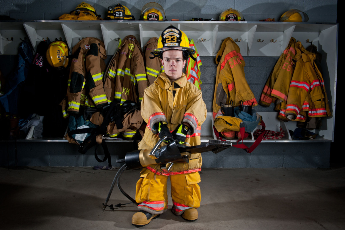 Vince Brasco Worlds Smallest Firefighter An 87 Pound Dynamo Photos 