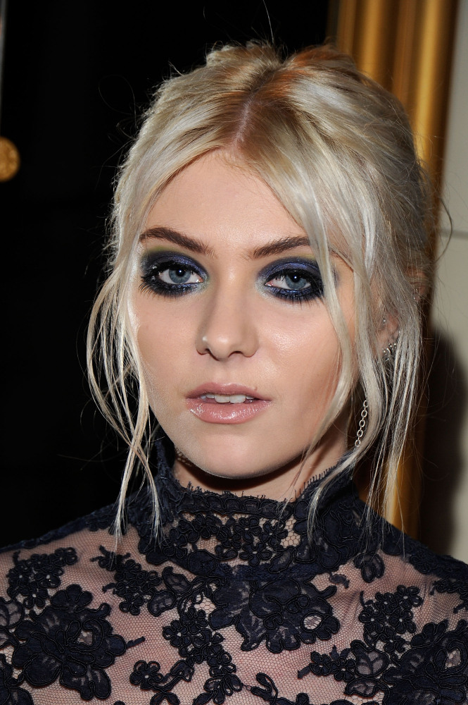 Taylor Momsen Strips Down To Full-Frontal Nudity In 'Heaven Knows' Video | HuffPost