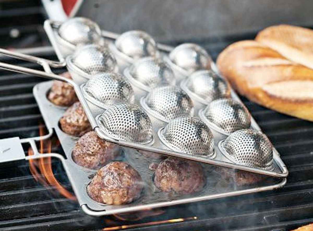 Electric Pizza Cutter Is One Of The Silliest Things We've Ever Seen