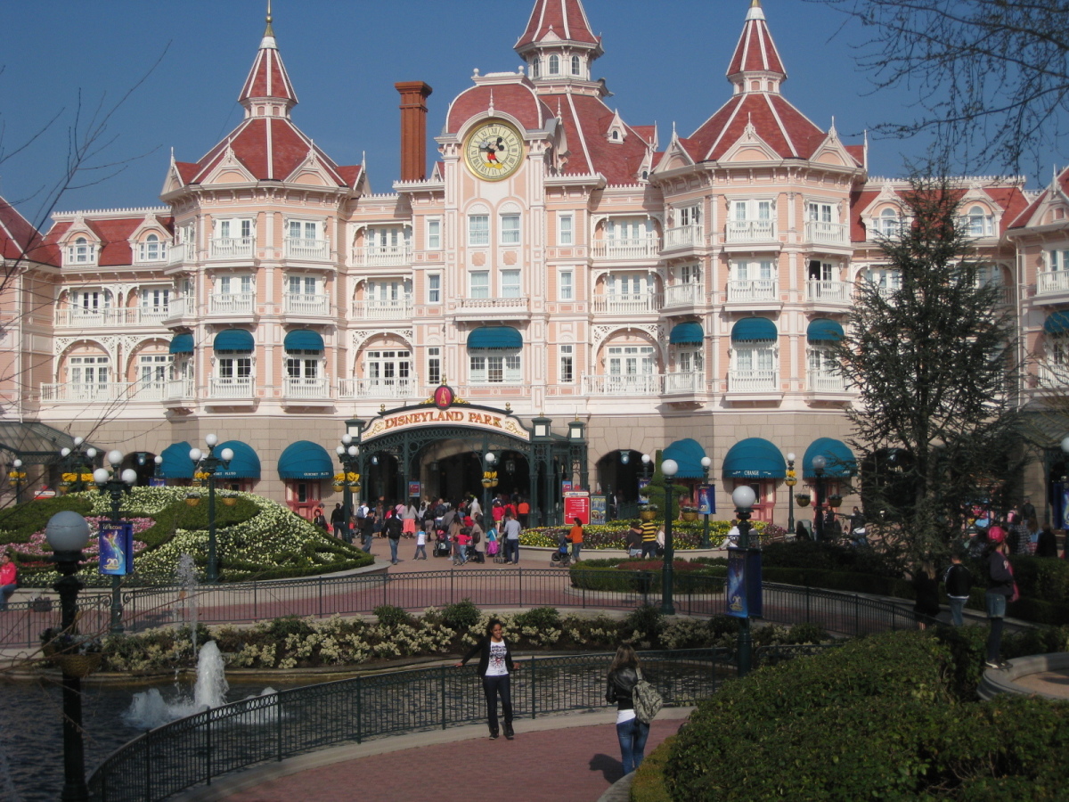 Why Disneyland Paris Is Totally Worth A Visit Photos Huffpost Disneyland Paris
