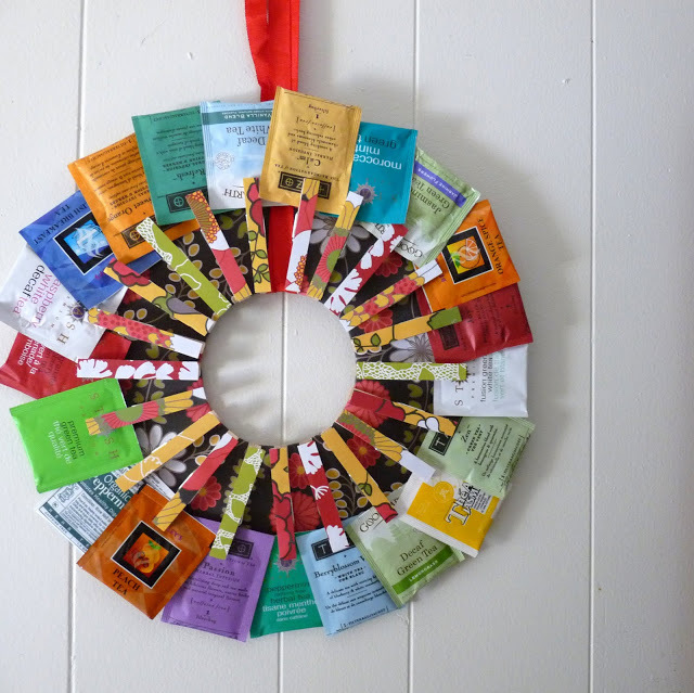 This <a href="http://www.huffingtonpost.com/2012/12/20/homemade-gift-idea-tea-bag-wreath_n_2331607.html?utm_hp_ref=huffpost-h