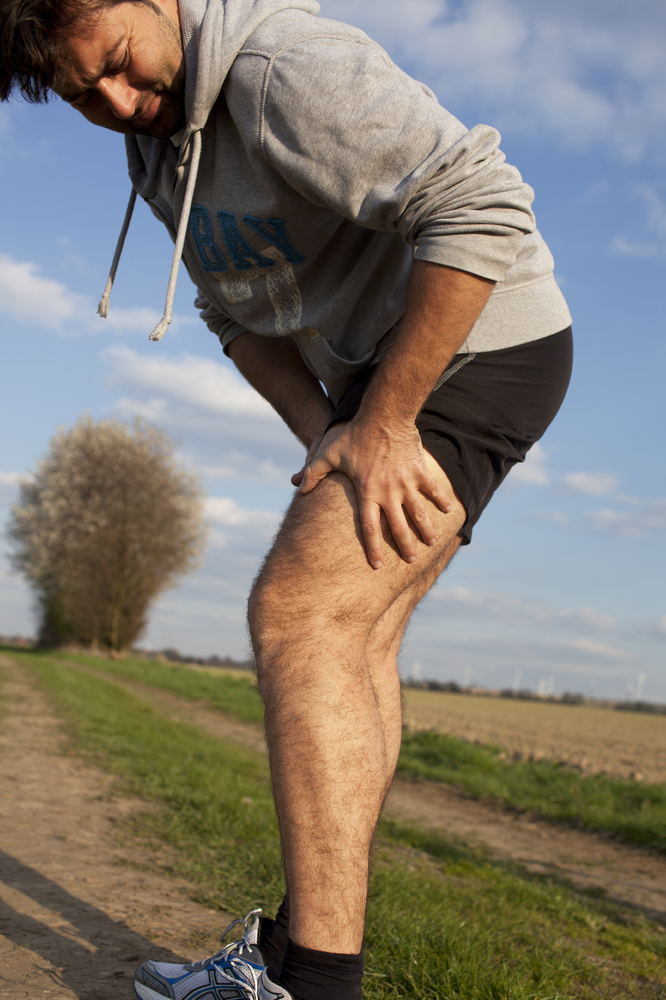 <strong>Translation:</strong> A long day in high heels or shoes with poor arch support can strain your calf muscles, which ma