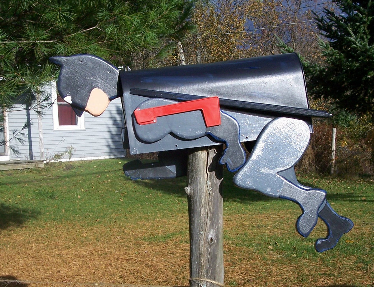 8 Cute Mailboxes From Etsy That Will Boost Your Home's Curb Appeal