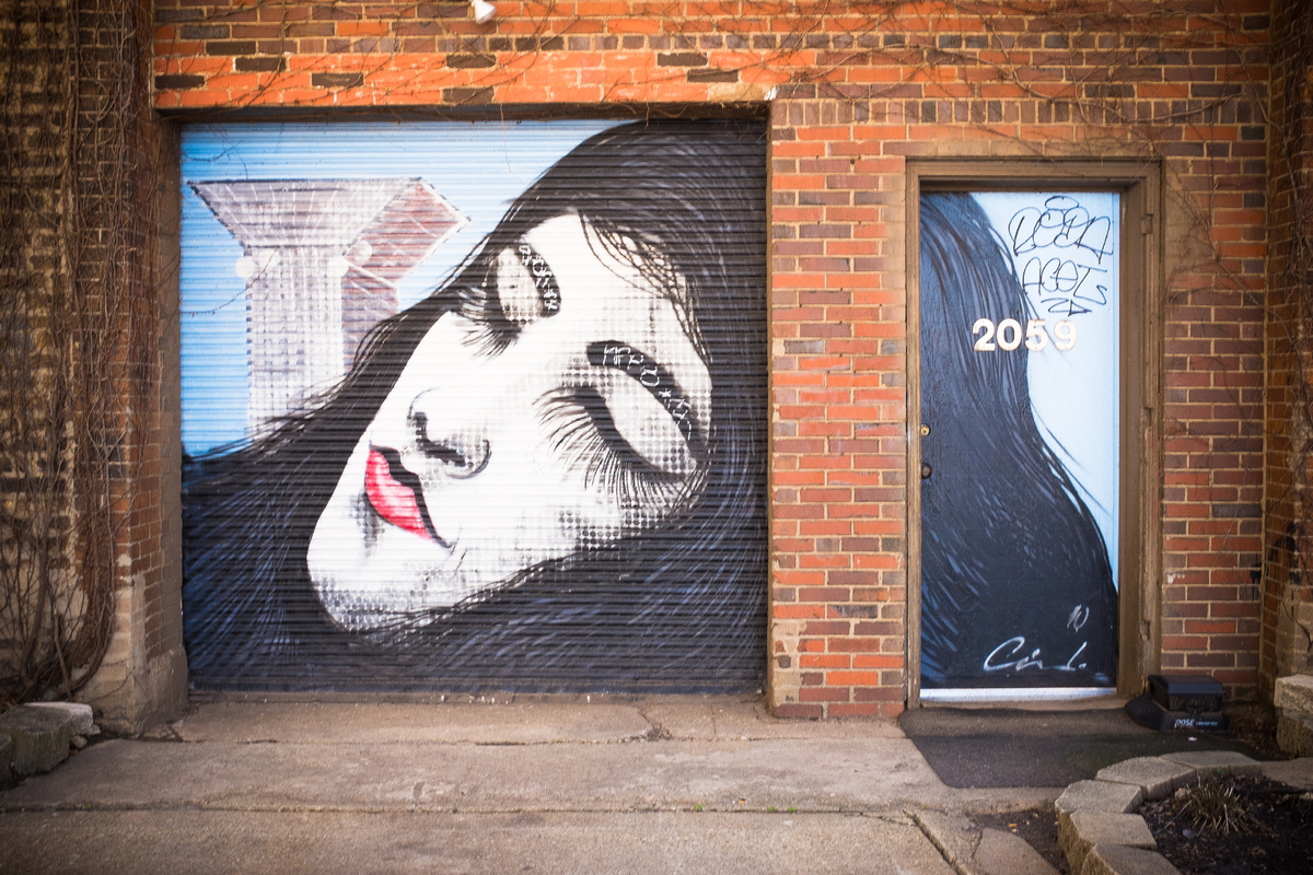 Mosher Street Art In Chicago Look Over A Street Artist's Shoulder As