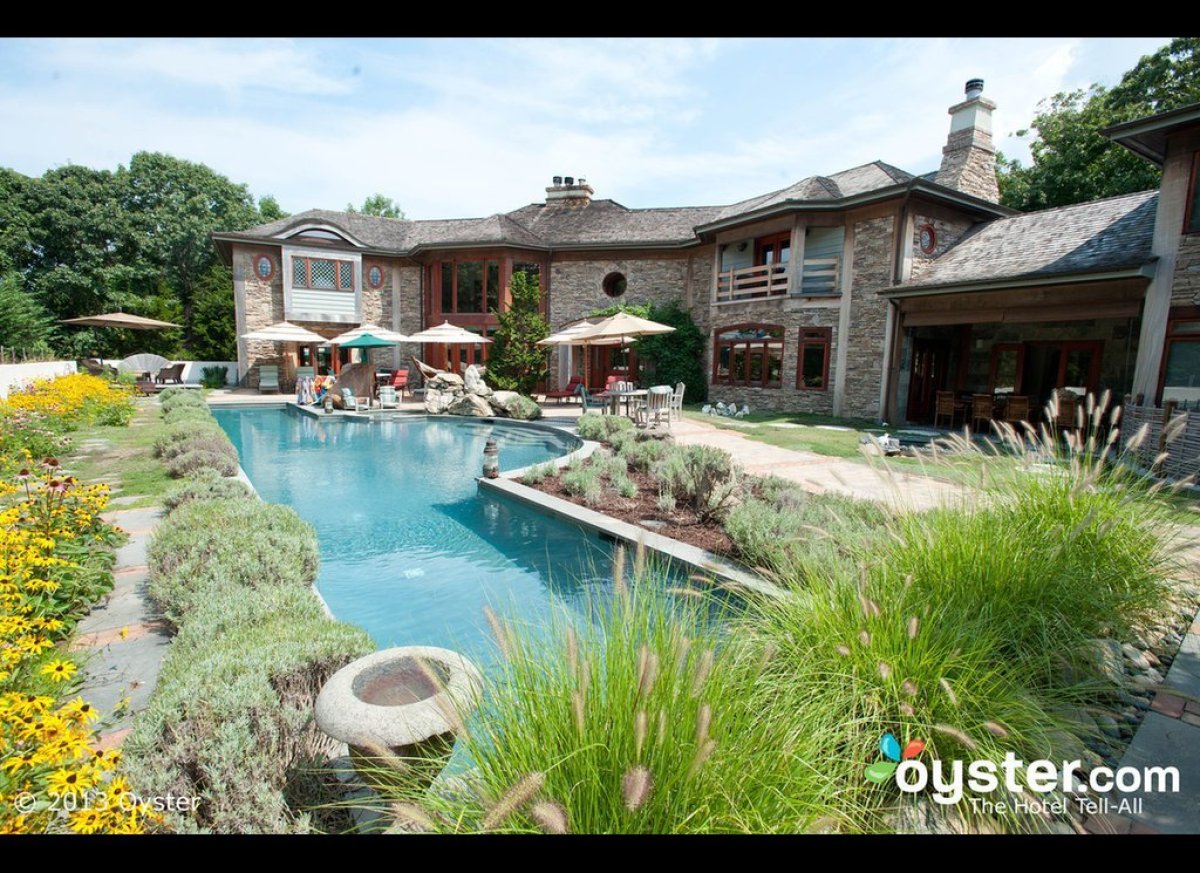 Skip The Summer Share 5 Great Boutique Hotels In Hamptons This Elegant B In East Hampton Is Exactly What Its Name Suggests A House Full