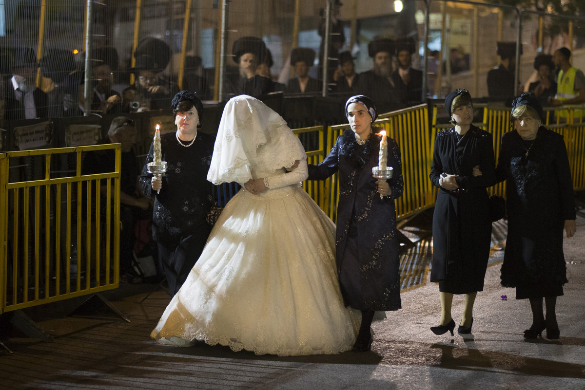 orthodox-jewish-wedding-of-shalom-rokeach-and-hannah-batya-penet-attracts-25-000-guests-photos