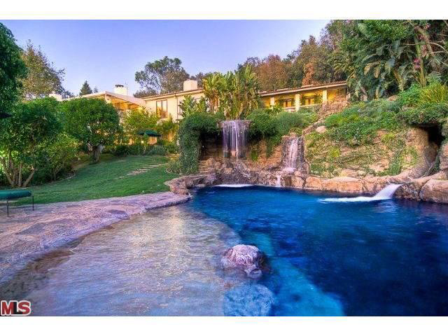 Mark Wahlberg Finally Sells Beverly Hills Home (PHOTOS) | HuffPost