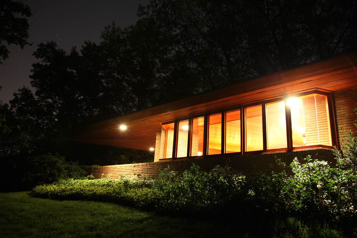 What Frank Lloyd Wright's Palmer House Can Teach Us About Relaxation