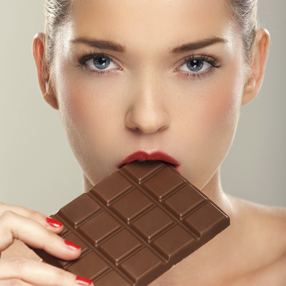 30 Women Who Are In An Intimate Relationship With Chocolate Photos Huffpost 0733