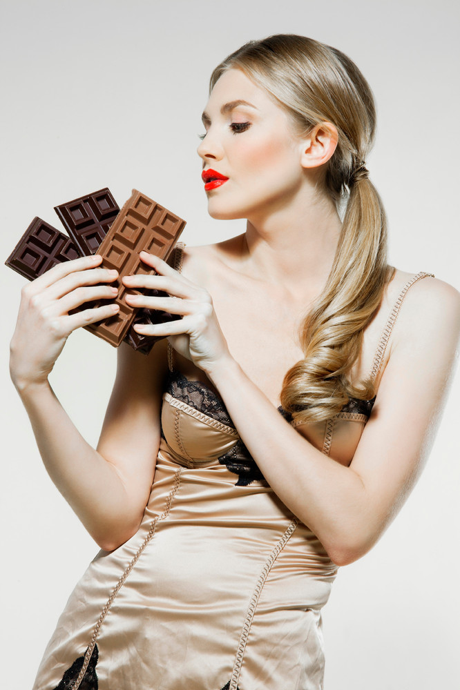 30 Women Who Are In An Intimate Relationship With Chocolate Photos Huffpost