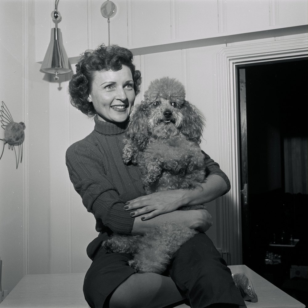 35 Fabulous Vintage Pics Of Betty White, In Honor Of Her 92nd Birthday