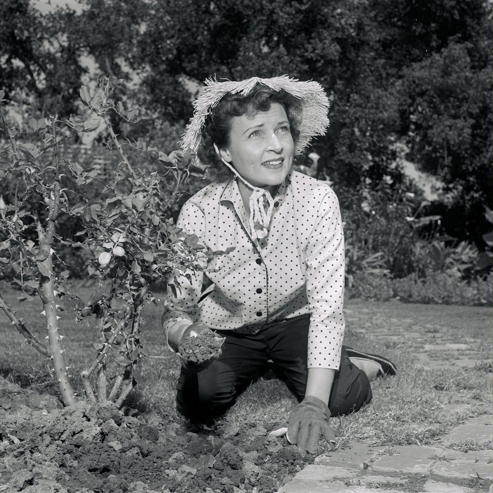 35 Fabulous Vintage Pics Of Betty White, In Honor Of Her 92nd Birthday