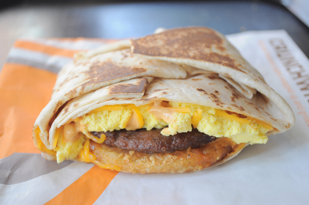 Taco Bells New Breakfast Menu Will Unleash The Waffle Taco On America Huffpost 4488