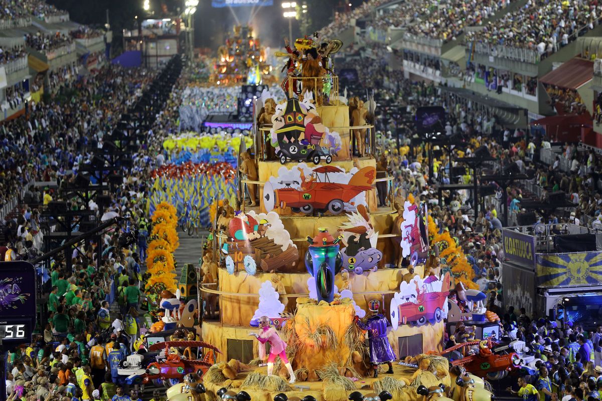 Rio De Janeiro Carnival S Samba Finale Provides Spectacular Close To 2014 Fiesta Photos Huffpost