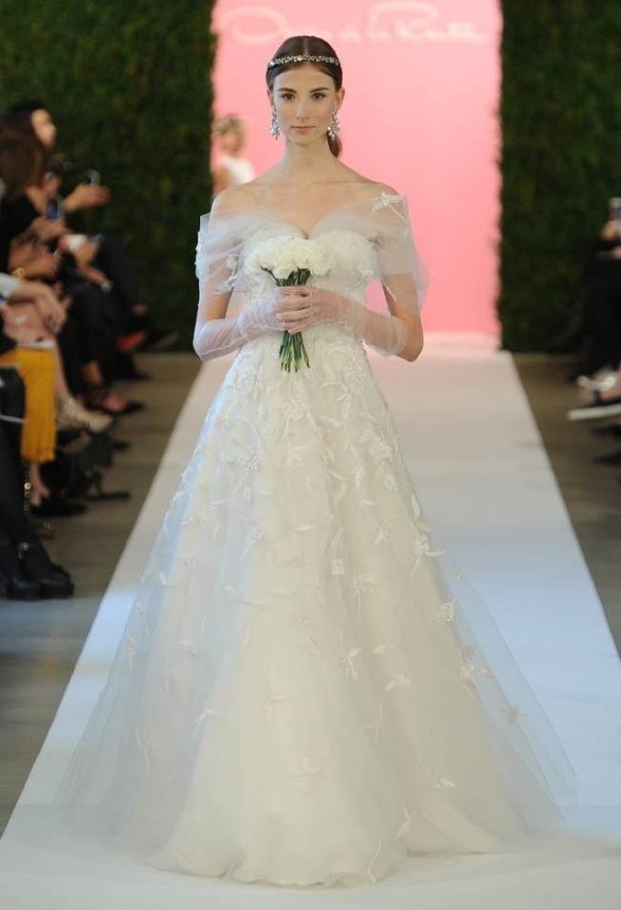 Oscar De La Renta Spring 2015 Wedding Dresses: PHOTOS! | HuffPost