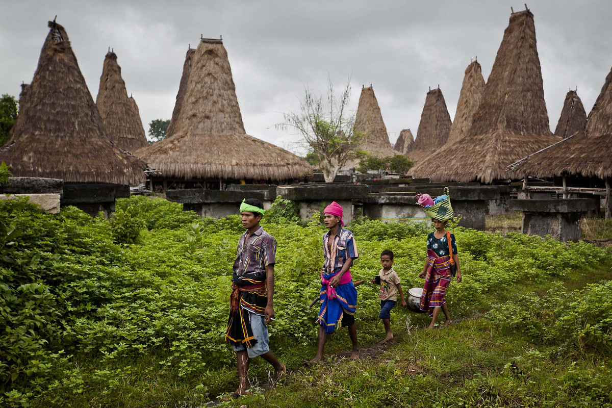 Daily Life In Indonesia: Celebrate The Vibrant Colors Of This Island