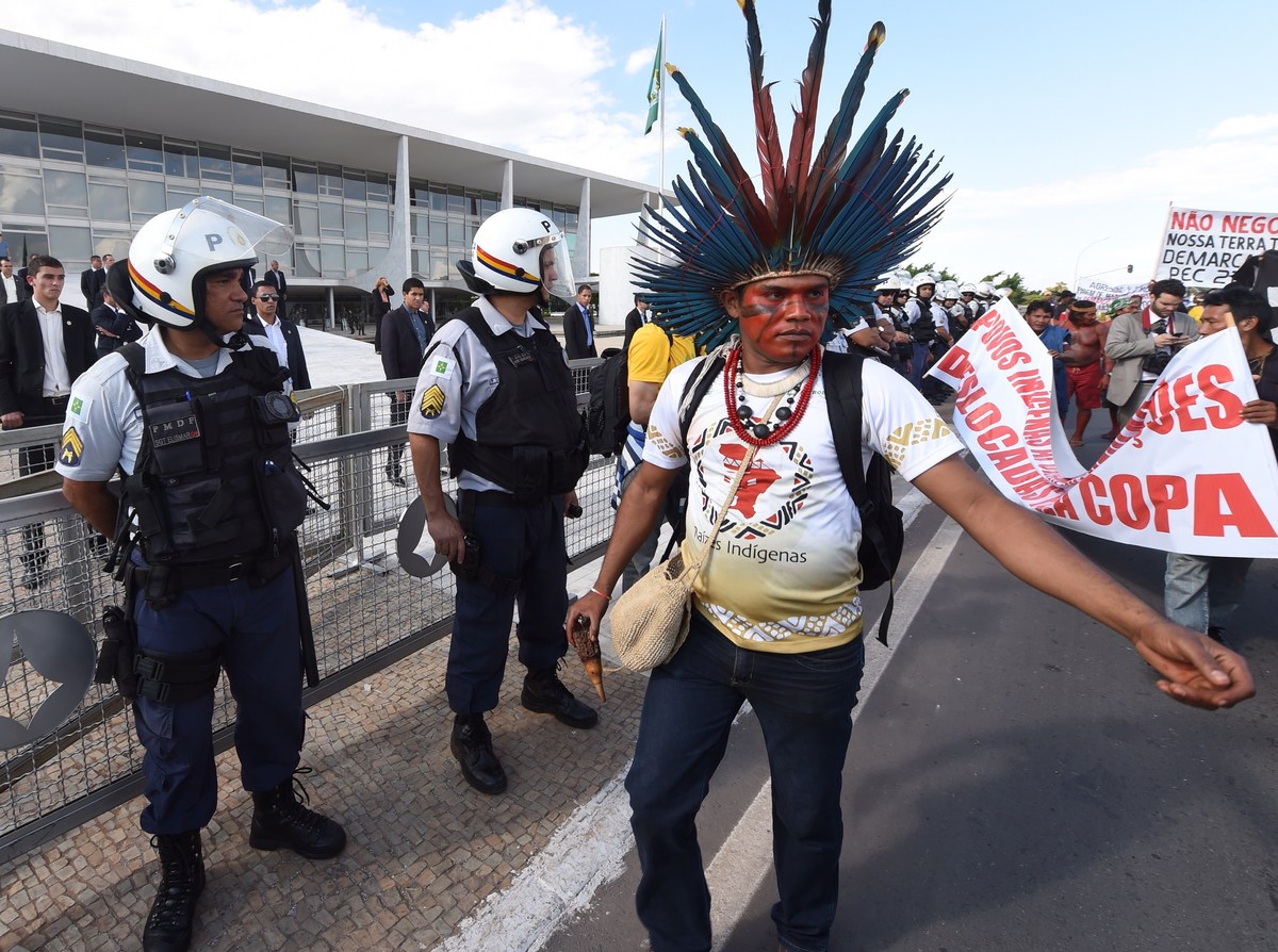 Powerful Photos Capture The Defiance Of Brazil S Indigenous People During World Cup Protest