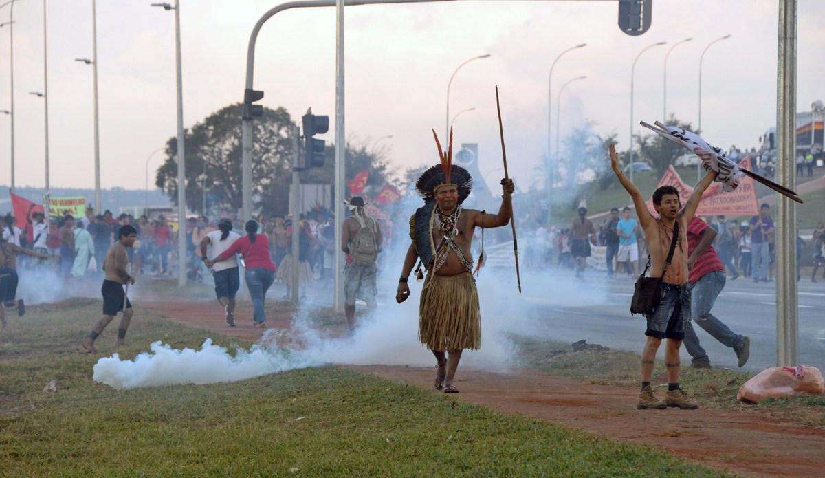 Powerful Photos Capture The Defiance Of Brazil S Indigenous People During World Cup Protest