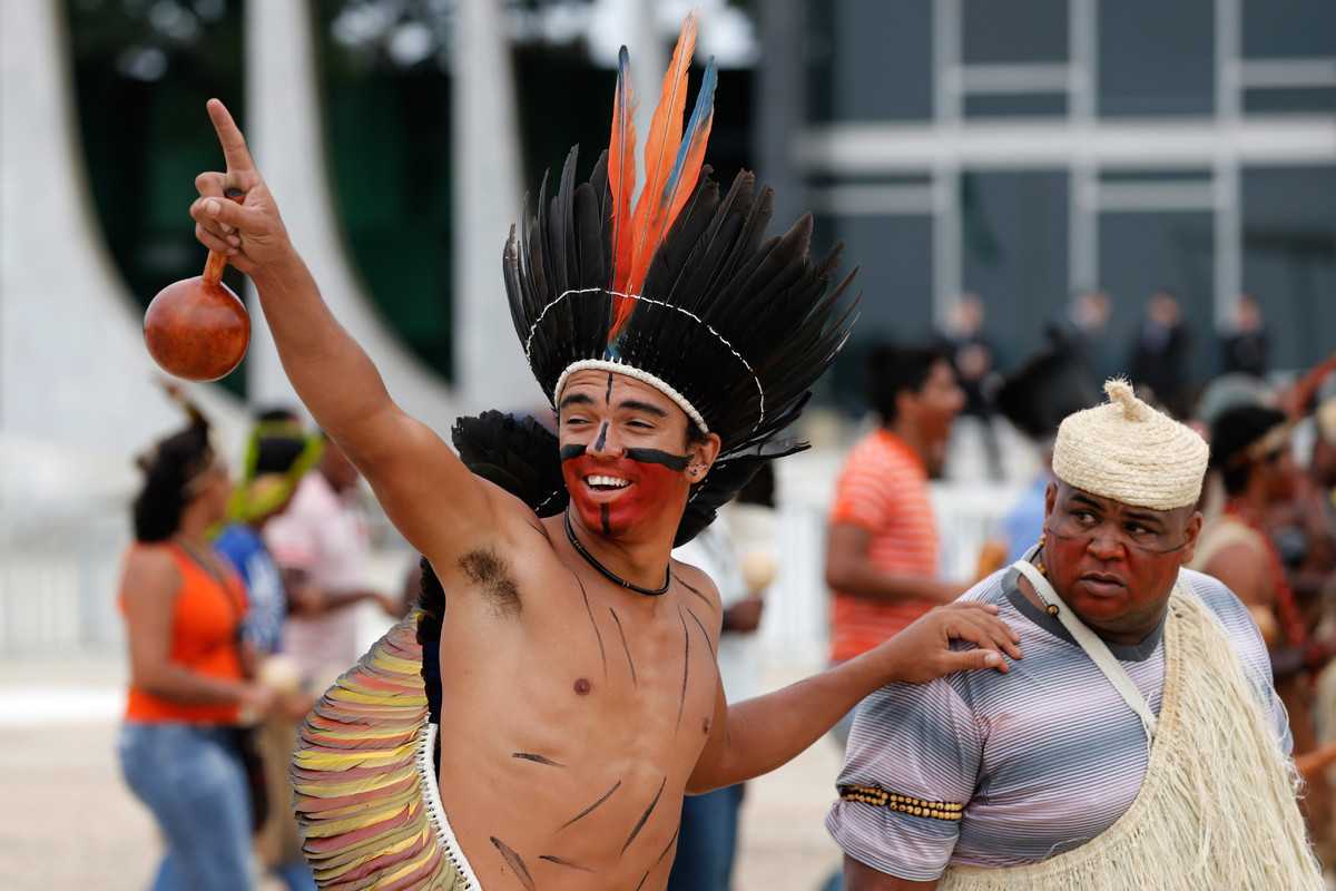 Powerful Photos Capture The Defiance Of Brazil S Indigenous People During World Cup Protest