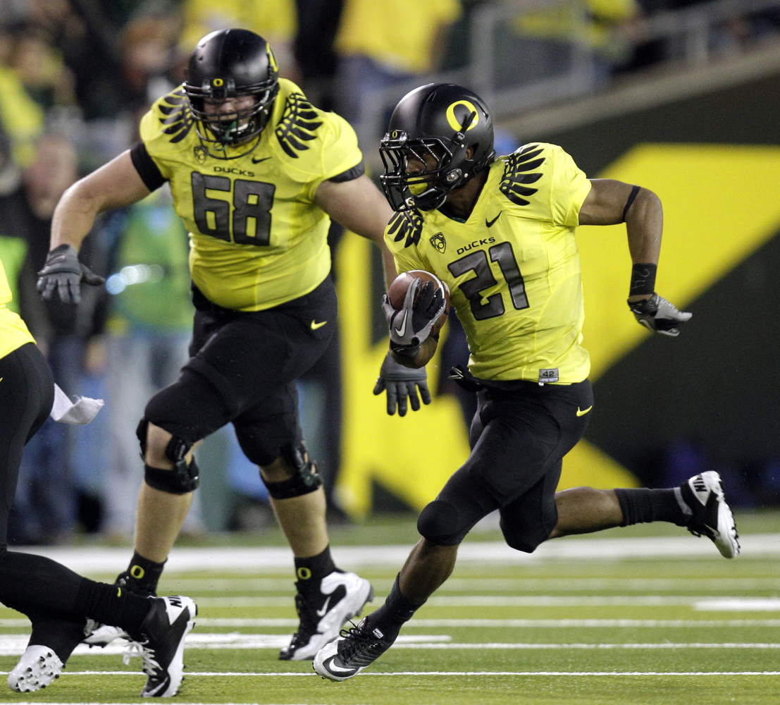 50 Oregon Football Uniforms That Changed The Way We See ...