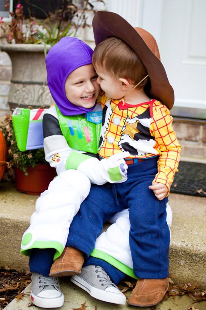 Halloween Costumes For Siblings That Are Cute, Creepy And Supremely