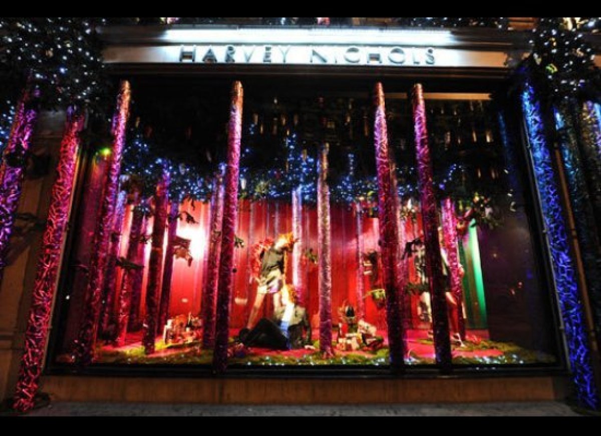 Top 11 Festive Window Displays Around The World | HuffPost