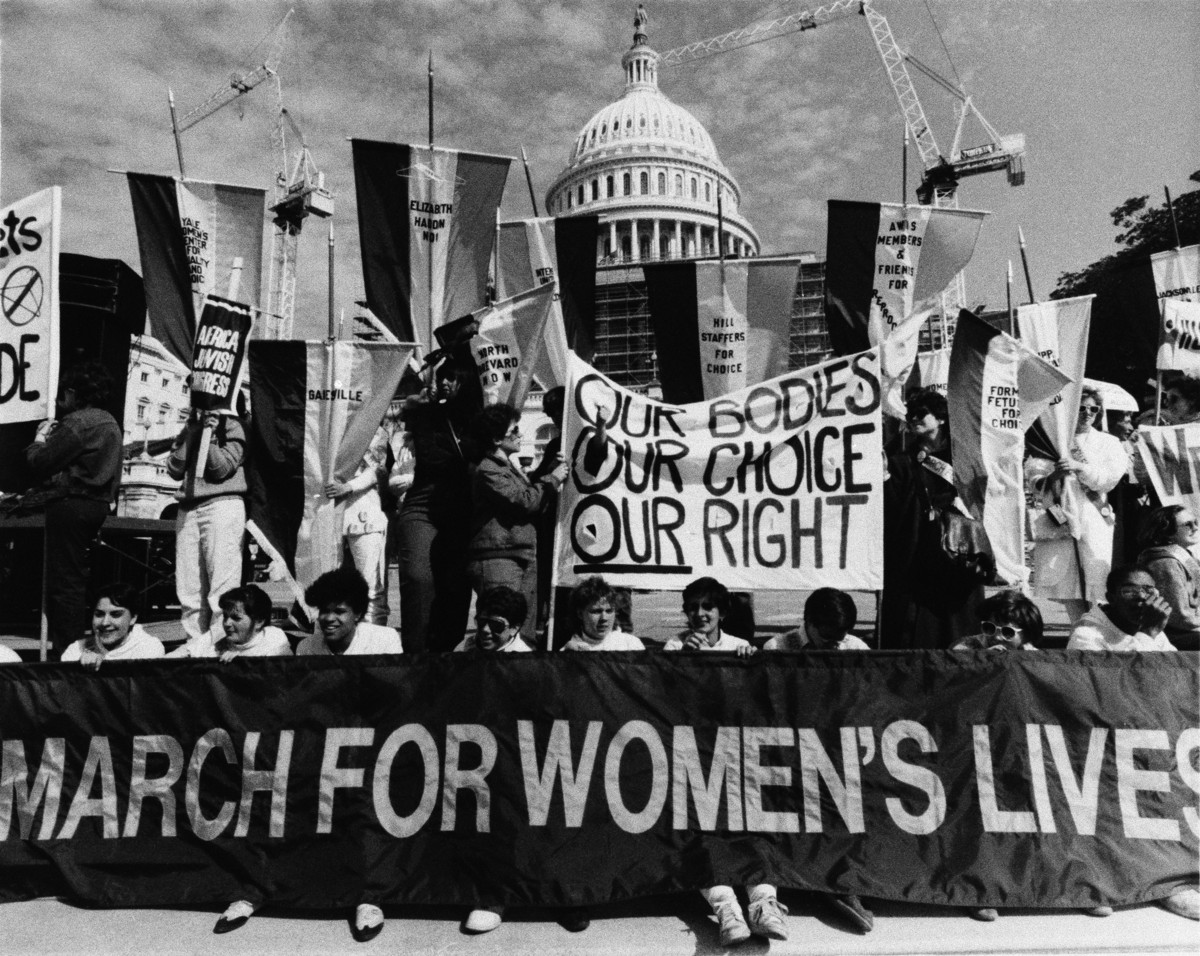 21 Inspirational Images Of Women Standing Up For The Right To Choose