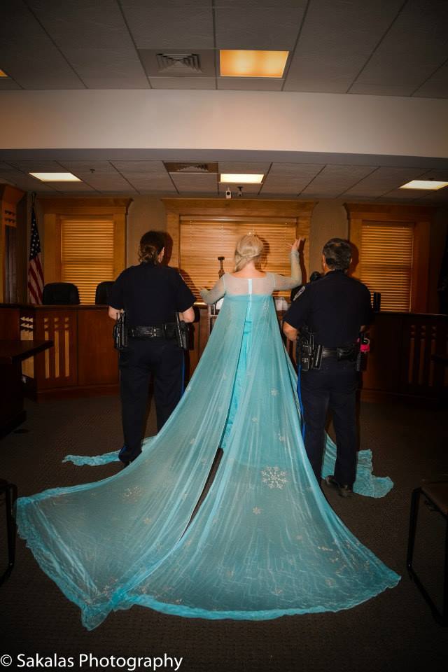 South Carolina Police Arrest Elsa The Snow Queen Solve Cold Case Huffpost 1107