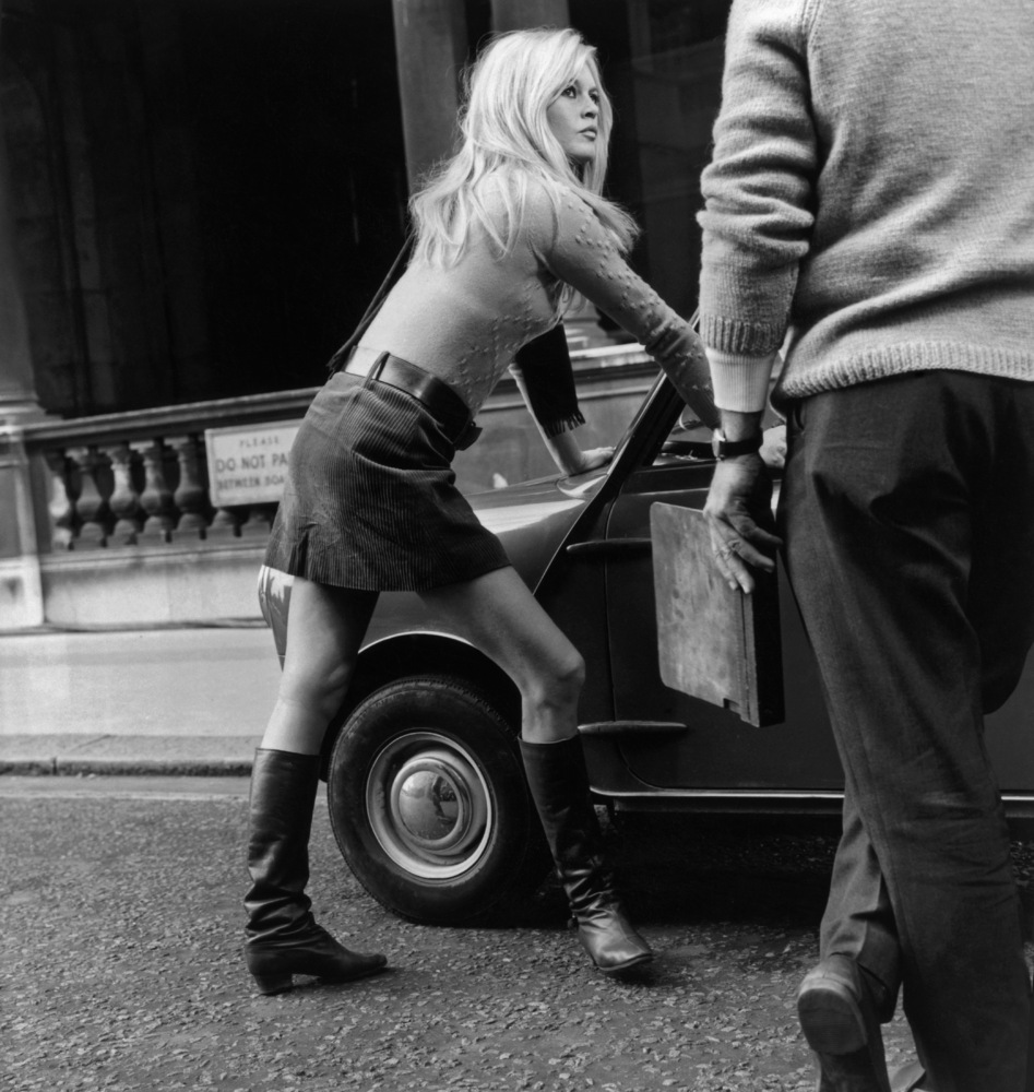 The Miniskirt An Evolution From The 60s To Now Huffpost