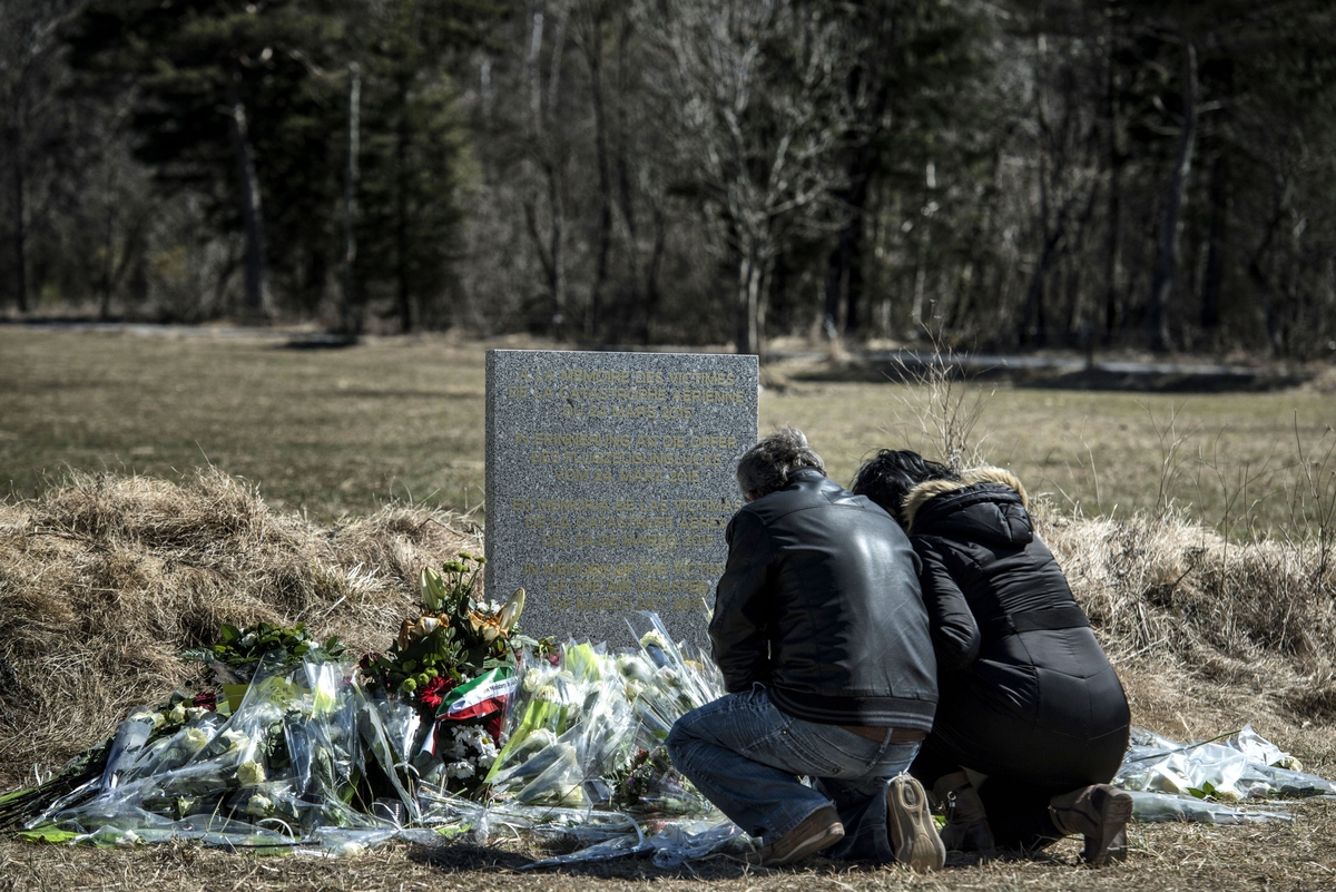 Heartbreaking Stories Emerge As Germanwings Plane Crash Victims ...