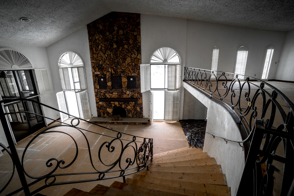 Inside Mike Tyson's Dilapidated Former Mansion | HuffPost