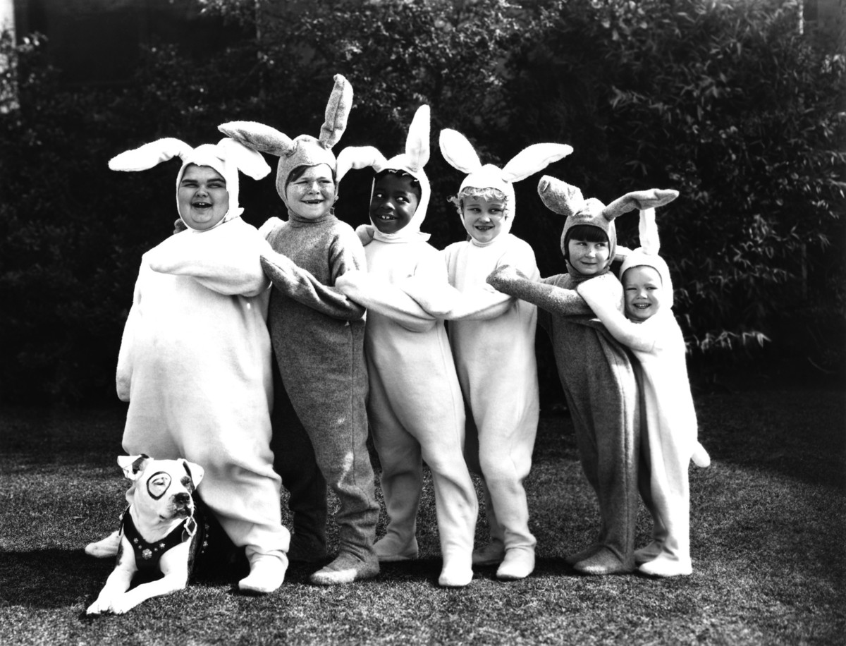 15 Vintage Images Show Just How Much Easter Has Changed Over Time
