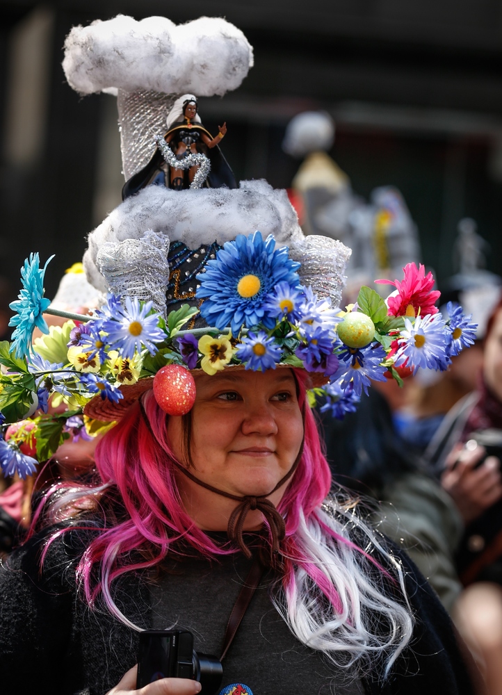 All The Over-The-Top Hats At The 2015 New York City Easter Parade ...