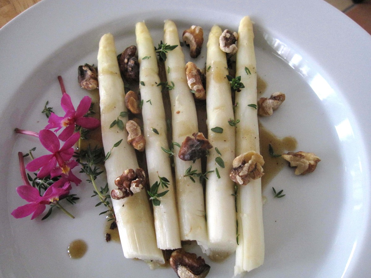 Everything You Need To Know About White Asparagus, And Recipes For How ...