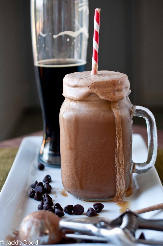 12 AlcoholInfused Ice Cream Floats That Make Happy Hour Even Sweeter