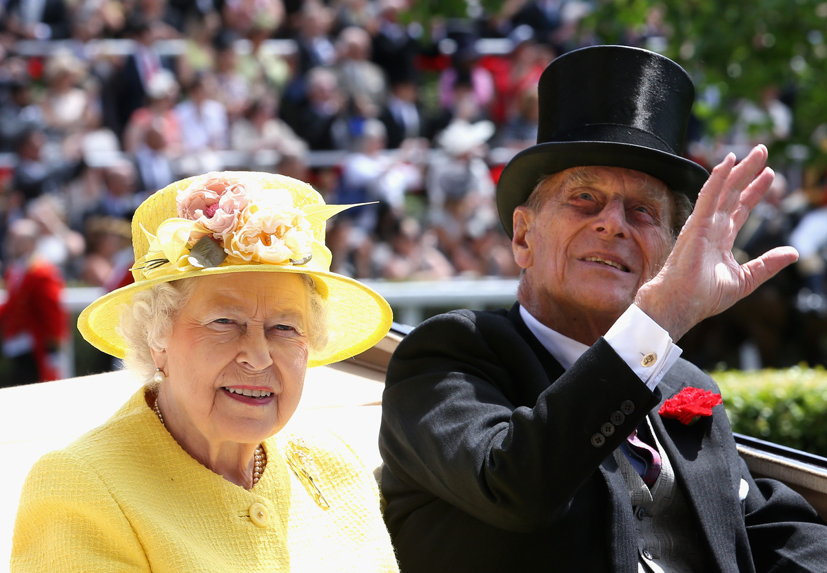 Queen Elizabeth's 94-Year-Old Husband Philip Caught ...