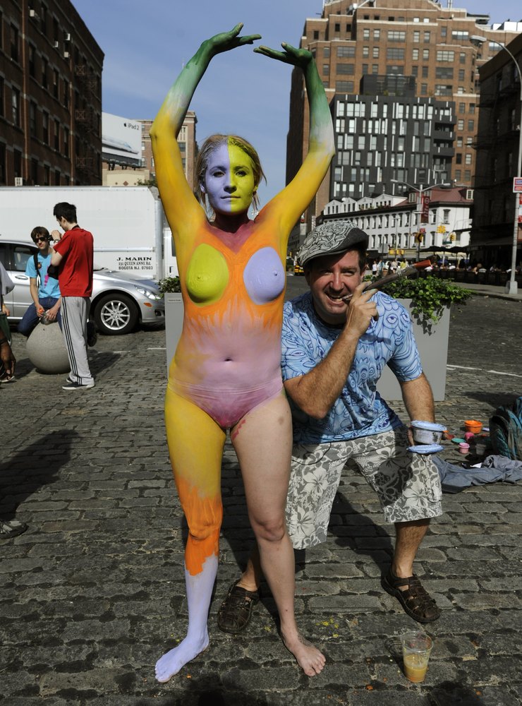 Nude models and artists take to New York City streets 