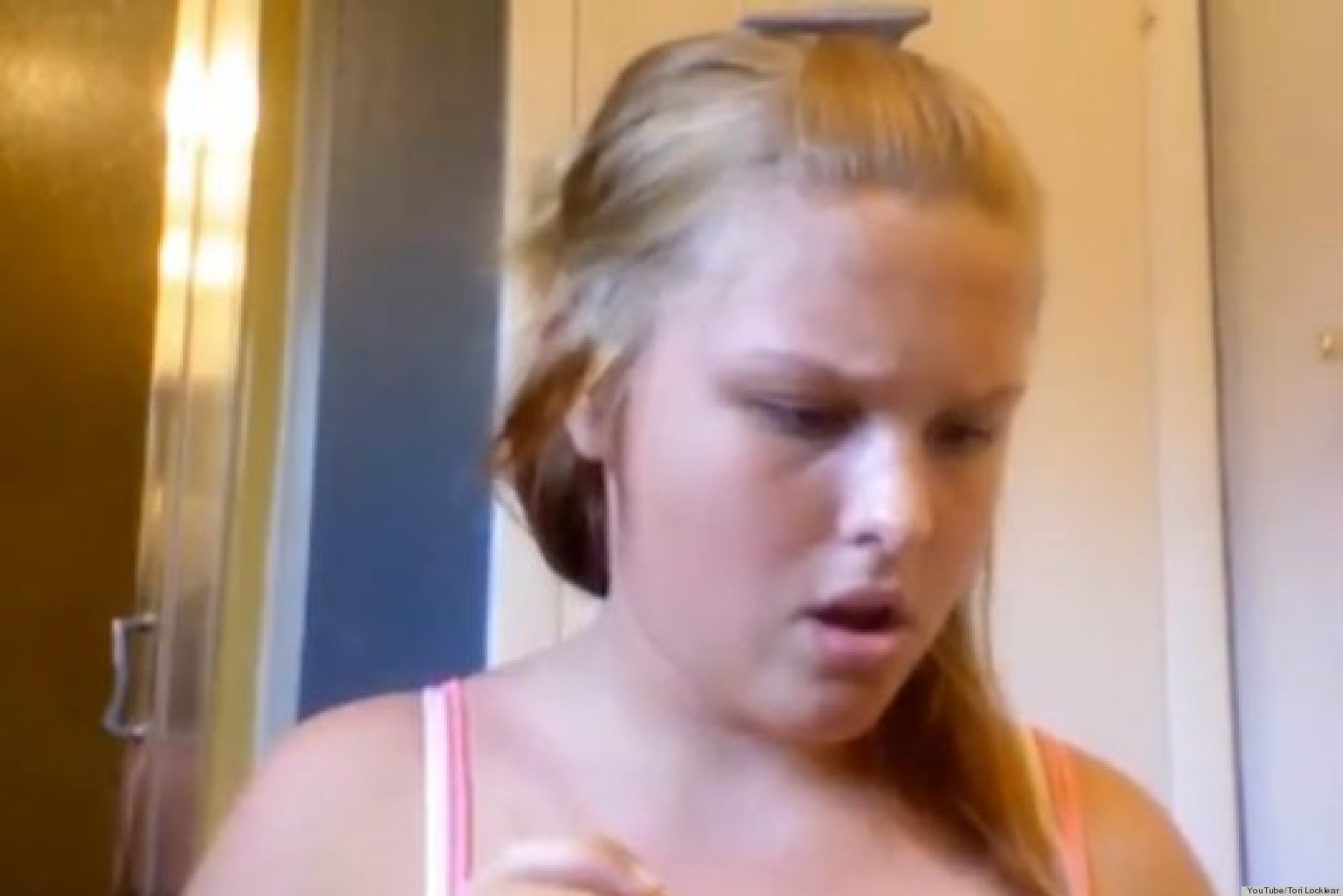 Tori Locklear Burns Own Hair Off In YouTube Beauty Tutorial VIDEO 