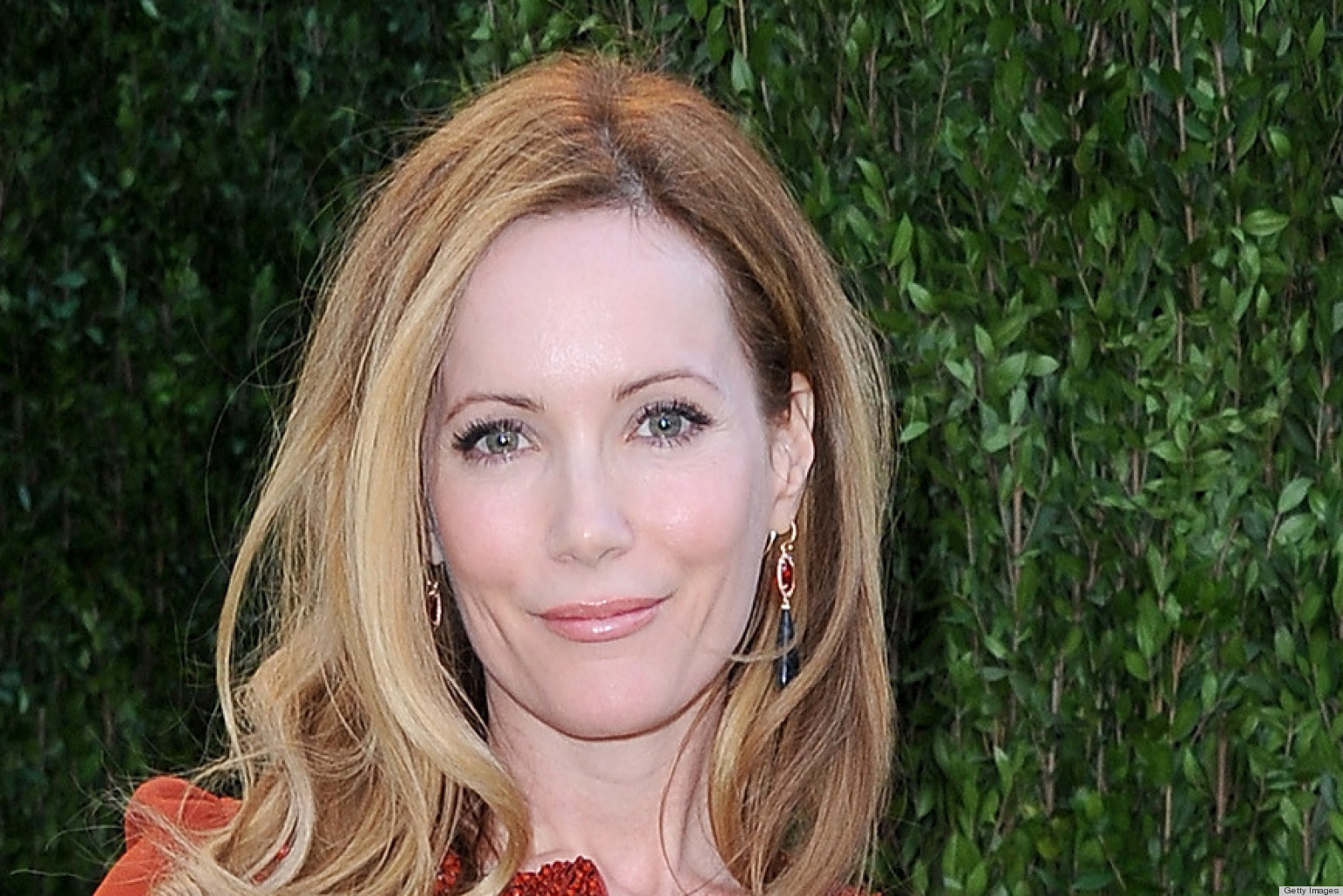 Leslie Mann Oscars Dress 2013: See Her Red Carpet Look! (PHOTOS) | HuffPost