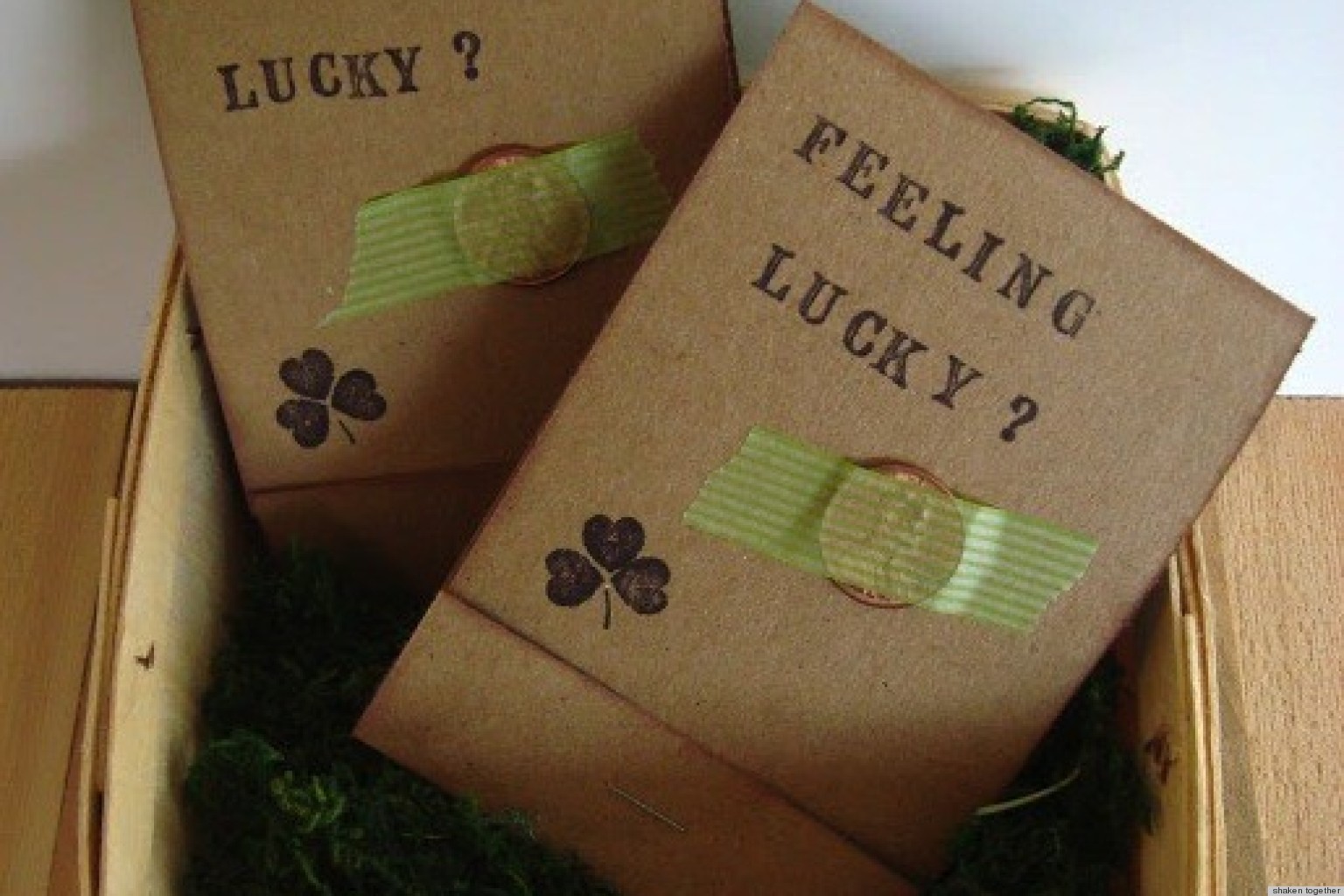 St. Patrick&#039;s Day Ideas: Make A DIY Lottery Ticket Holder As A Lucky Gift For Friends (PHOTO