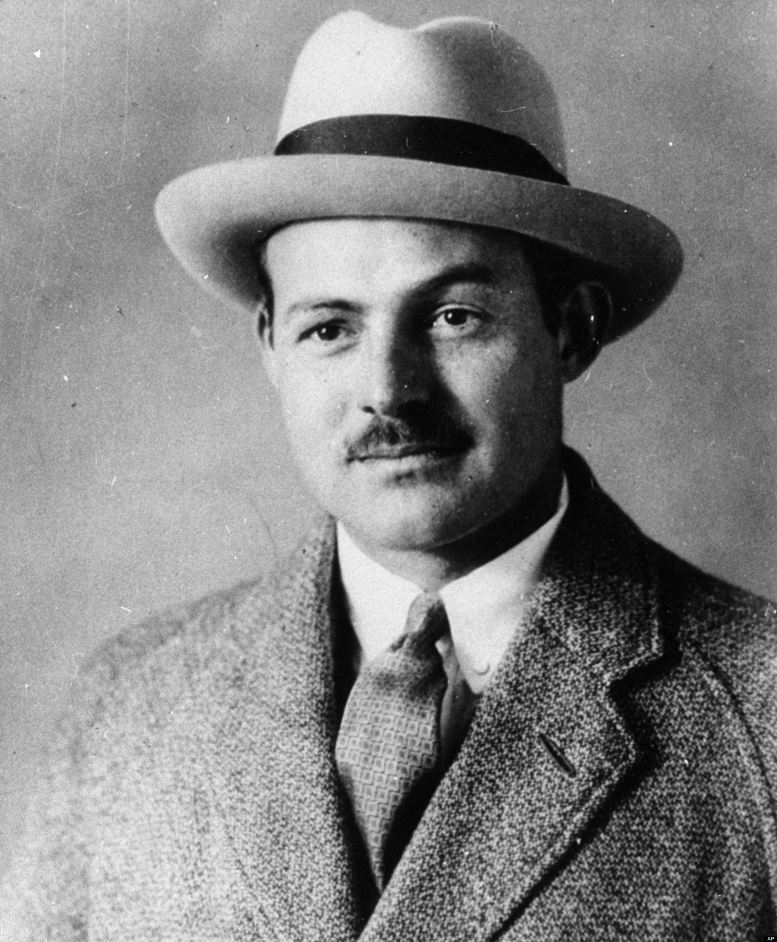 Ernest Hemingway Biography