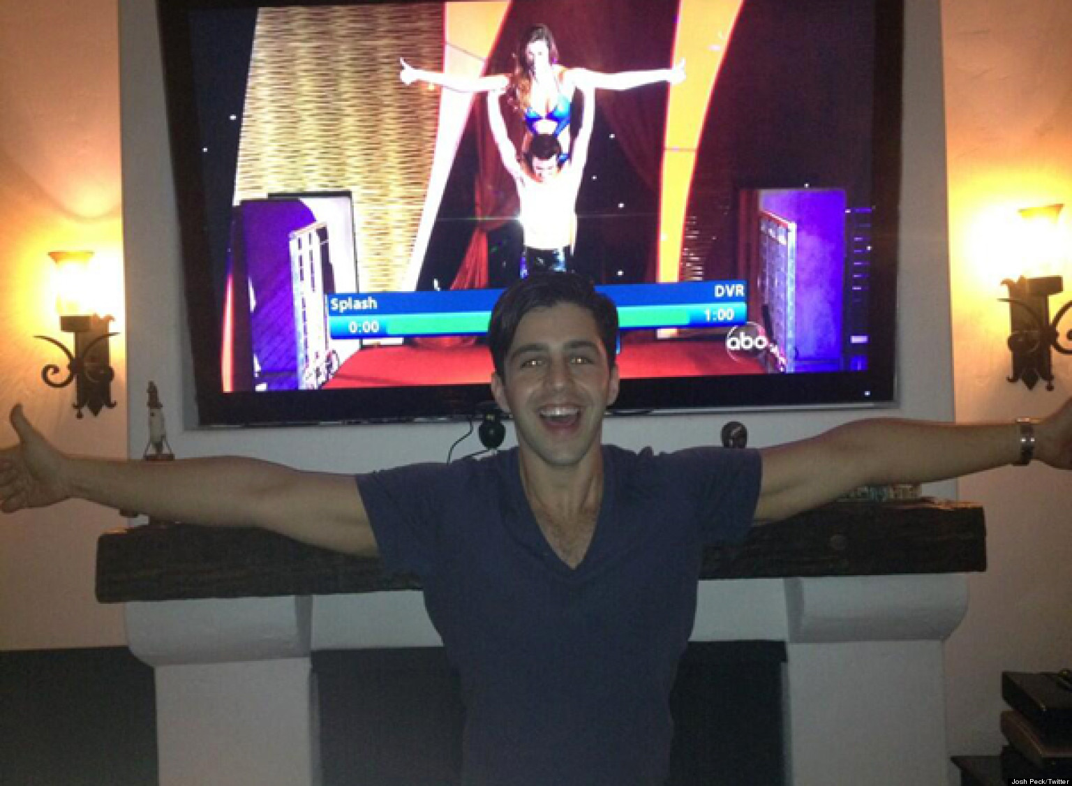 Josh Peck Supports Drake Bell On Splash And Its Adorable PHOTOS