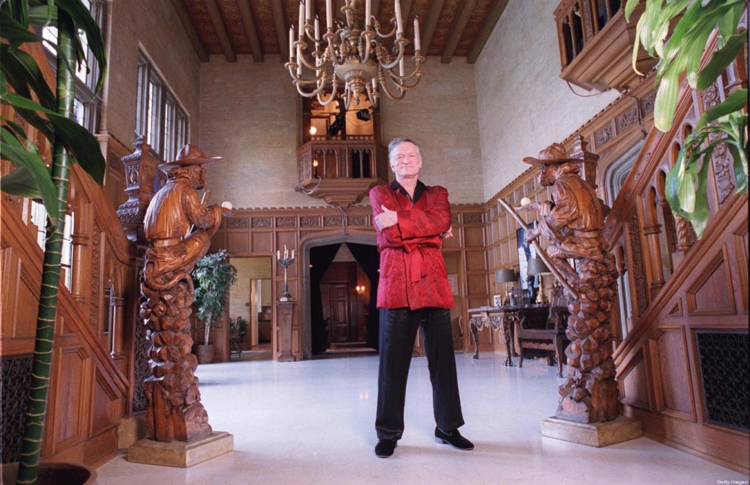 La Mansión Playboy El Lugar Donde Vive Hugh Hefner Y Sus Conejitas 7091