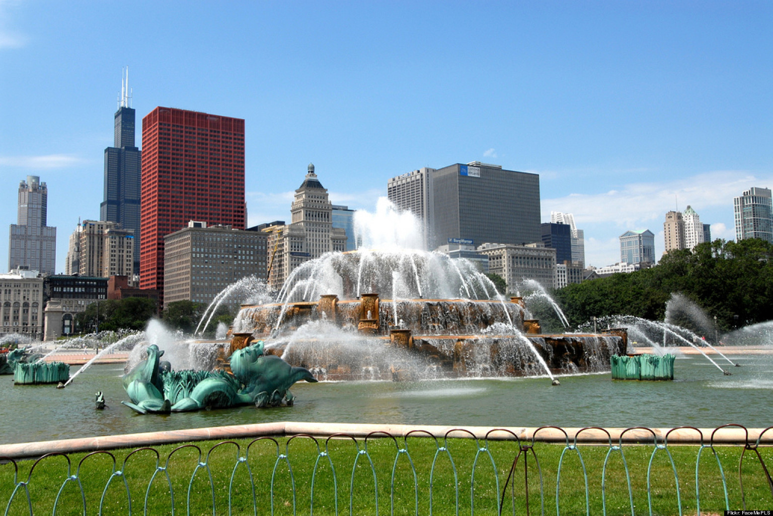 Buckingham Fountain, Chicago's Grant Park's Centerpiece, To Begin 86th Season (PHOTOS) HuffPost