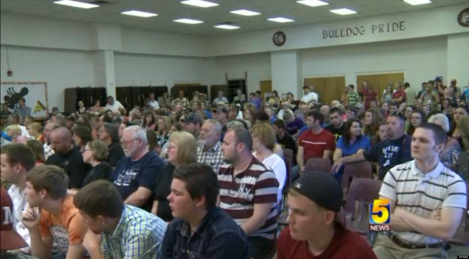 Ten Commandments Plaques Pulled From School Walls In Muldrow, Oklahoma