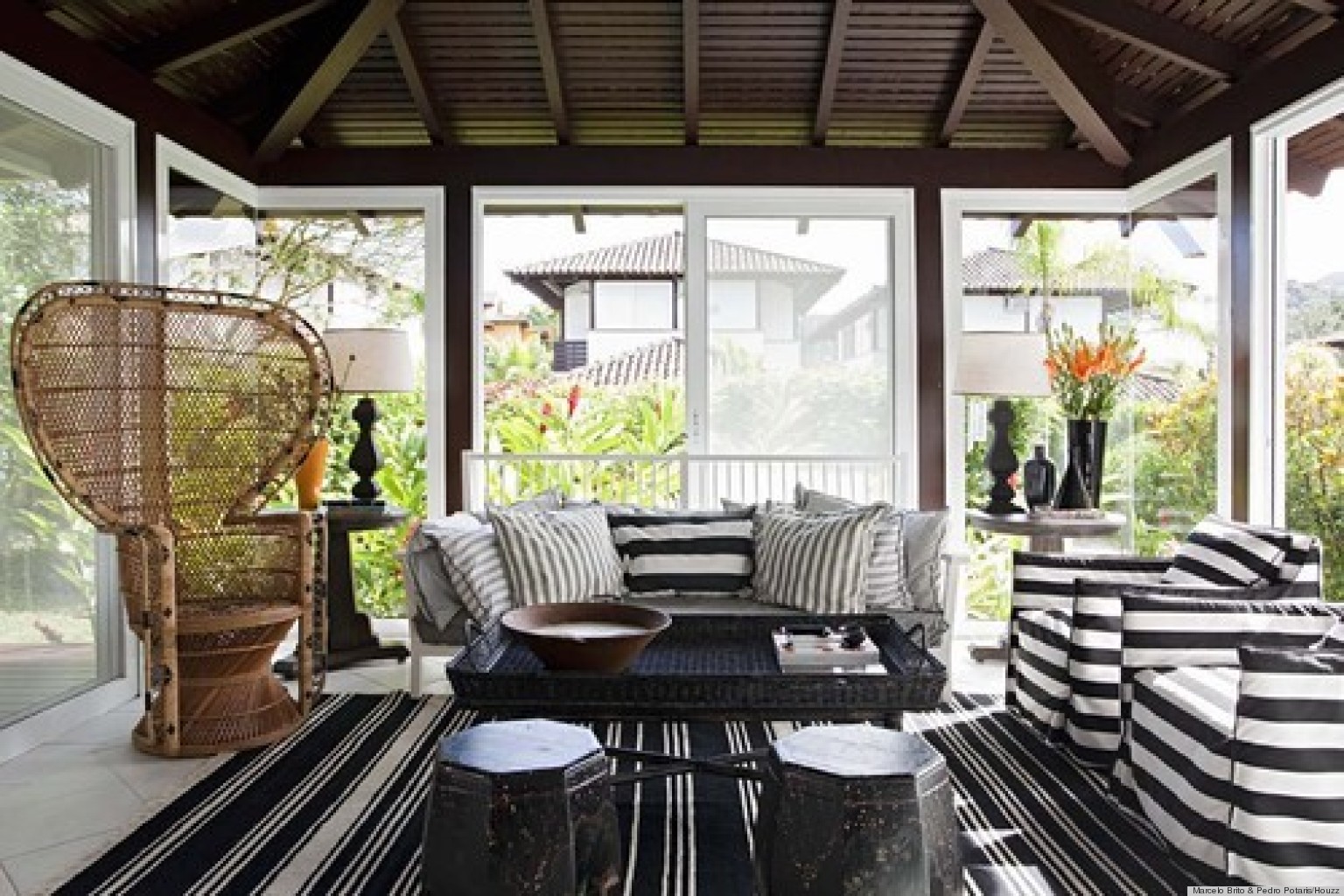10 Impressive Sunrooms That We Need To Sip Lemonade In... Now (PHOTOS