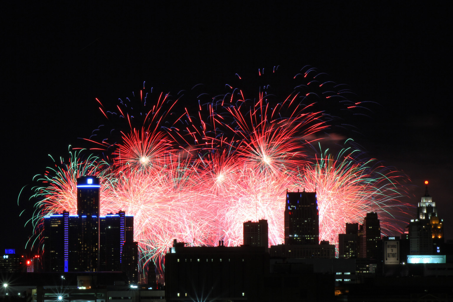 Navigating Downtown Detroit For Tonight's Fireworks Detroit Free